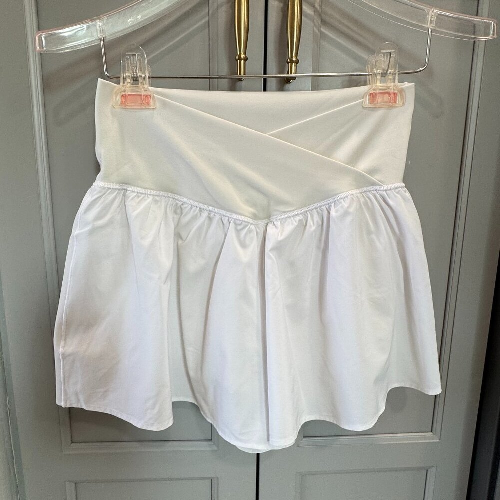 OFFLINE by Aerie Layered Shorts in White, Size M.